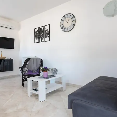 With A Parking Space Punat, Krk - 20553 아파트 *